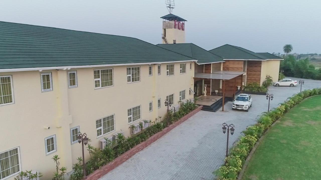 Faith Cricket Club & Resort Μποπάλ Εξωτερικό φωτογραφία